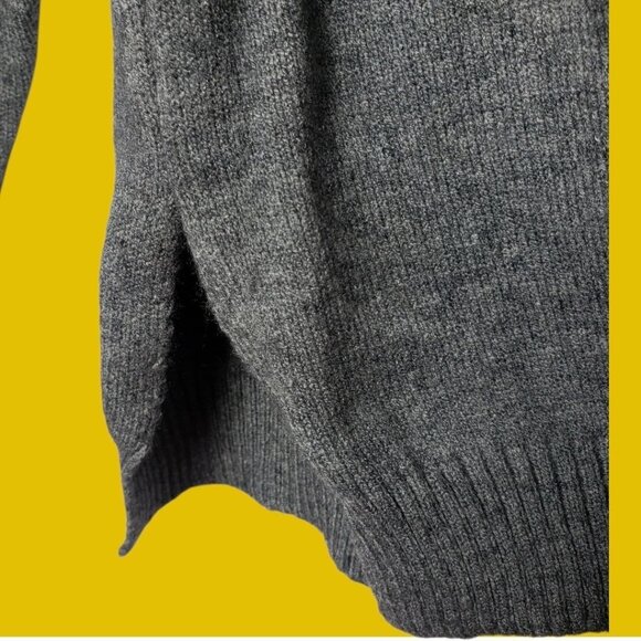 A-one  Geometric Crewneck Sweater With Gray/Red/White Diamond Pattern Medium - Picture 5 of 8